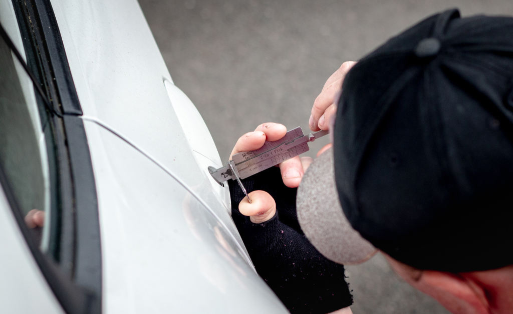 How Auto Locksmiths Open Locked Cars Without Damage?A Comprehensive Guide