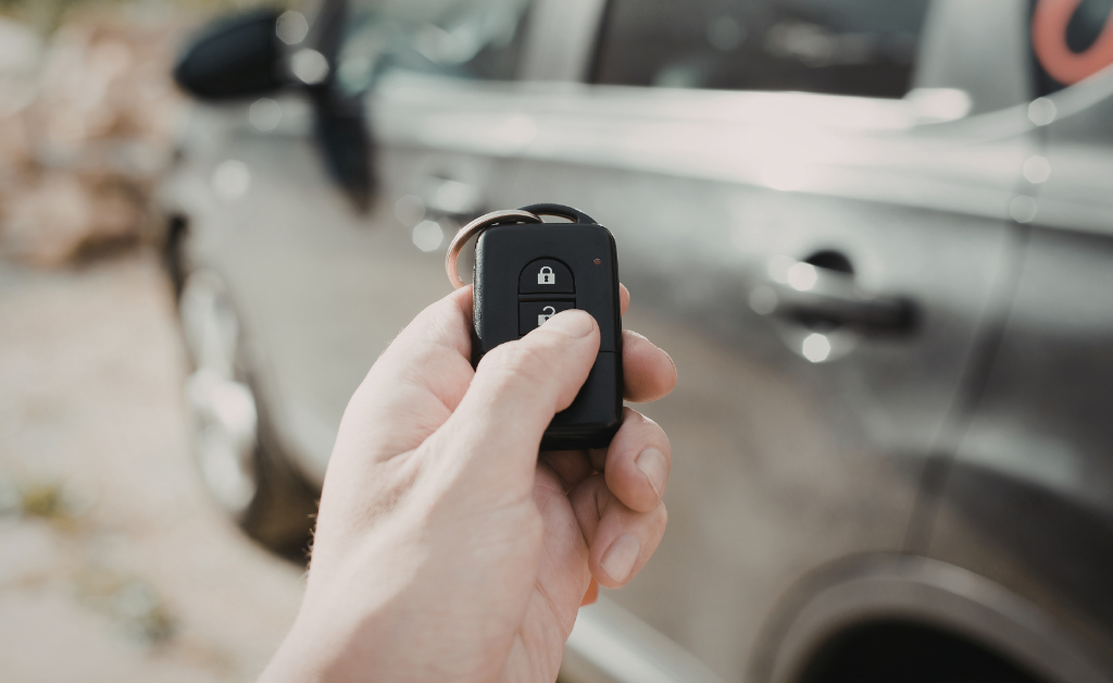 Can a Locksmith Program a Key Fob Without Dealership:A Comprehensive Guide